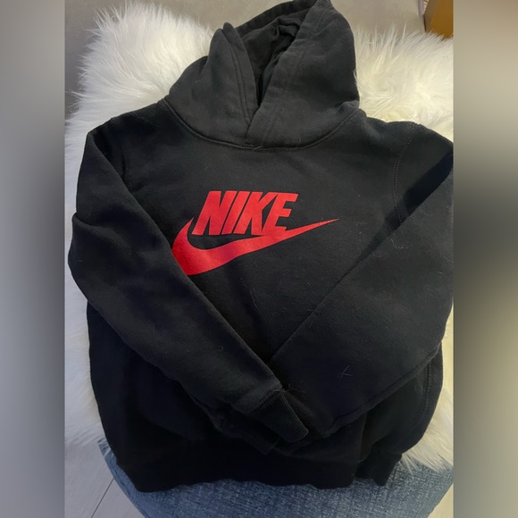 SET OF 2 BOYS hoodies. Nike size 5 and Puma size 6 - Picture 2 of 4